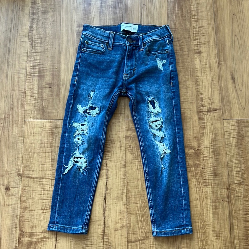 Boys Abercrombie skinny jeans. Size 7/8 short. Medium destroy wash